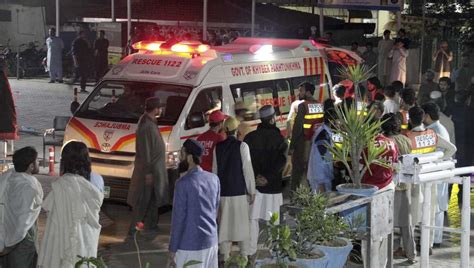 Sleepless night after Pakistan, Afghanistan quake kills 13